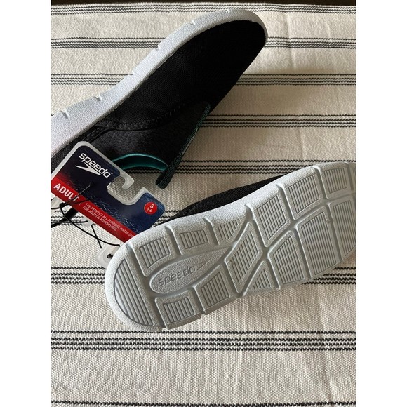 New with tags Speedo Water Shoes size small - Picture 5 of 5